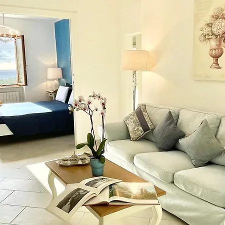 Foglie D'argento 莫内利亚